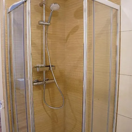 Lumineux 150 M De La Gare * בורג-אן-ברס